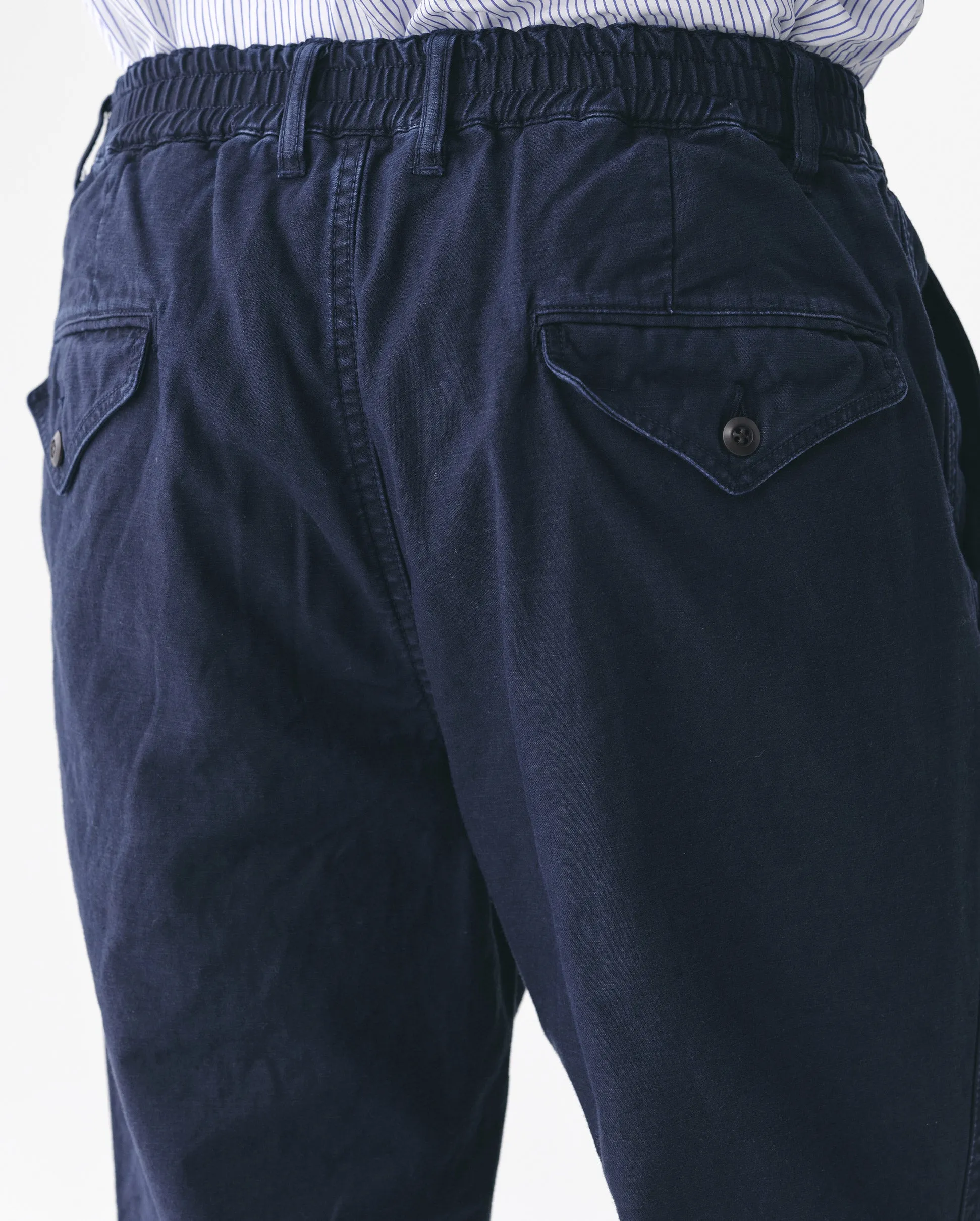 BACK SATIN TAPERED PANTS / NAVY