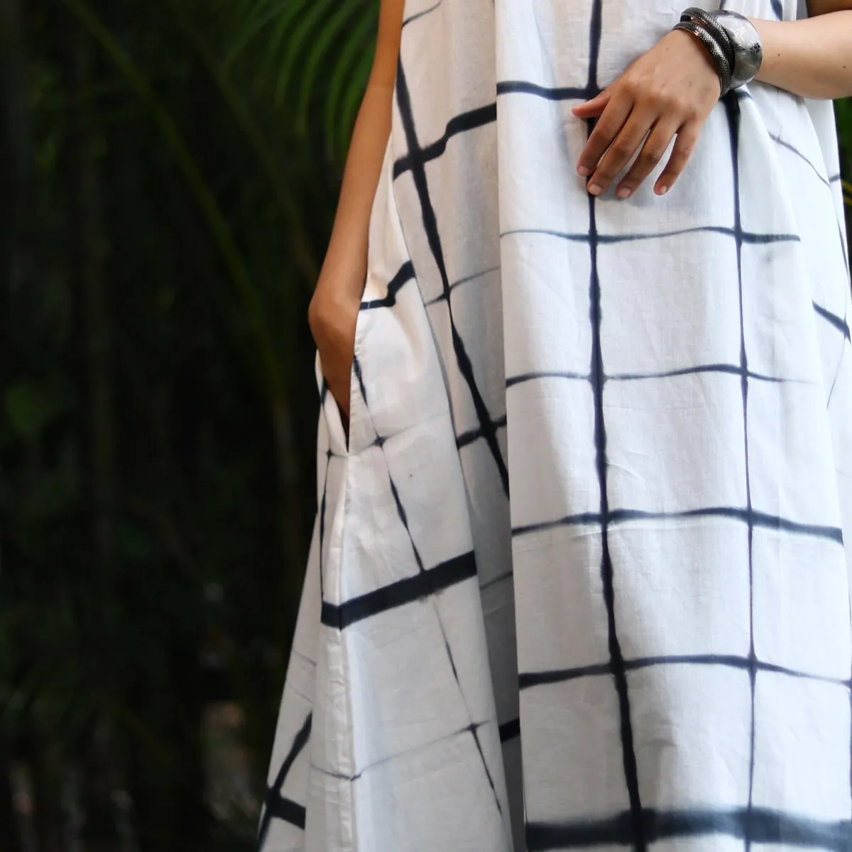 Black & White Cotton Summer Midi Dress In Chequered Pattern
