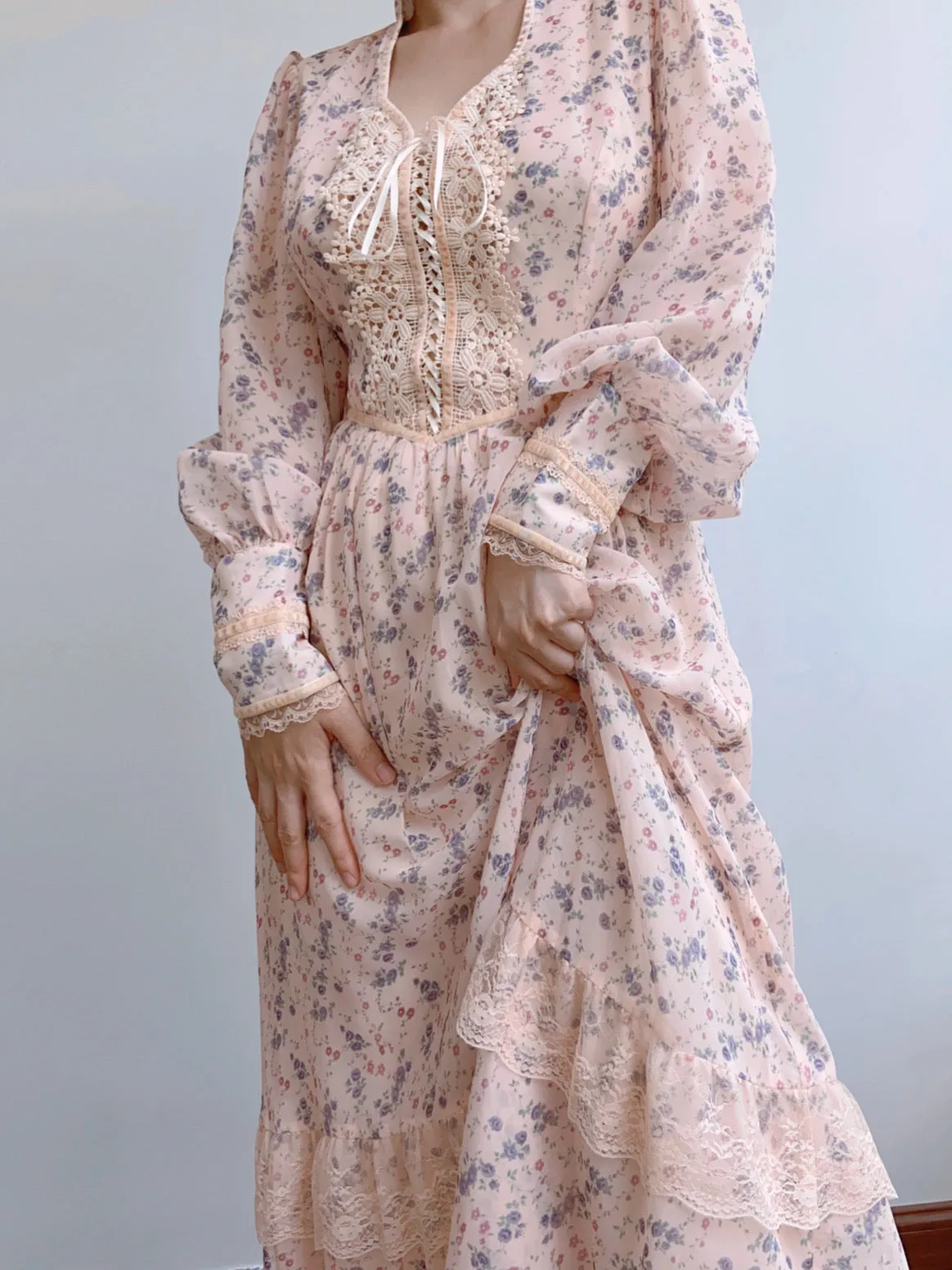 Floral Vampire Neck Midi Dress