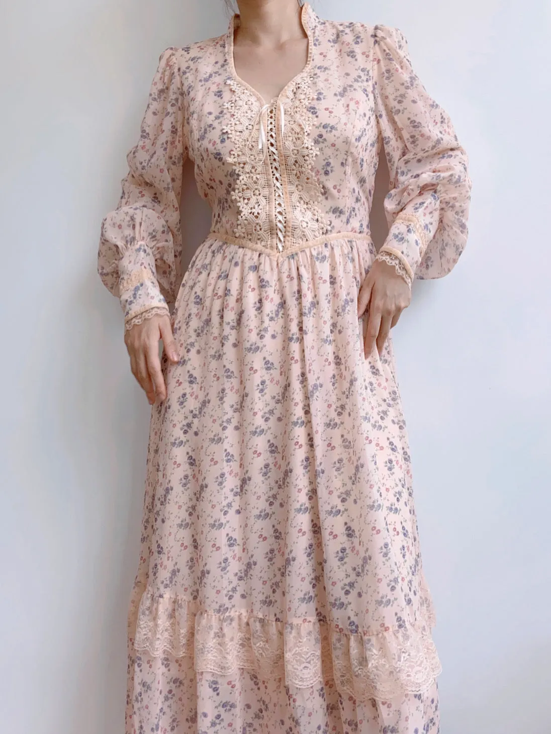 Floral Vampire Neck Midi Dress