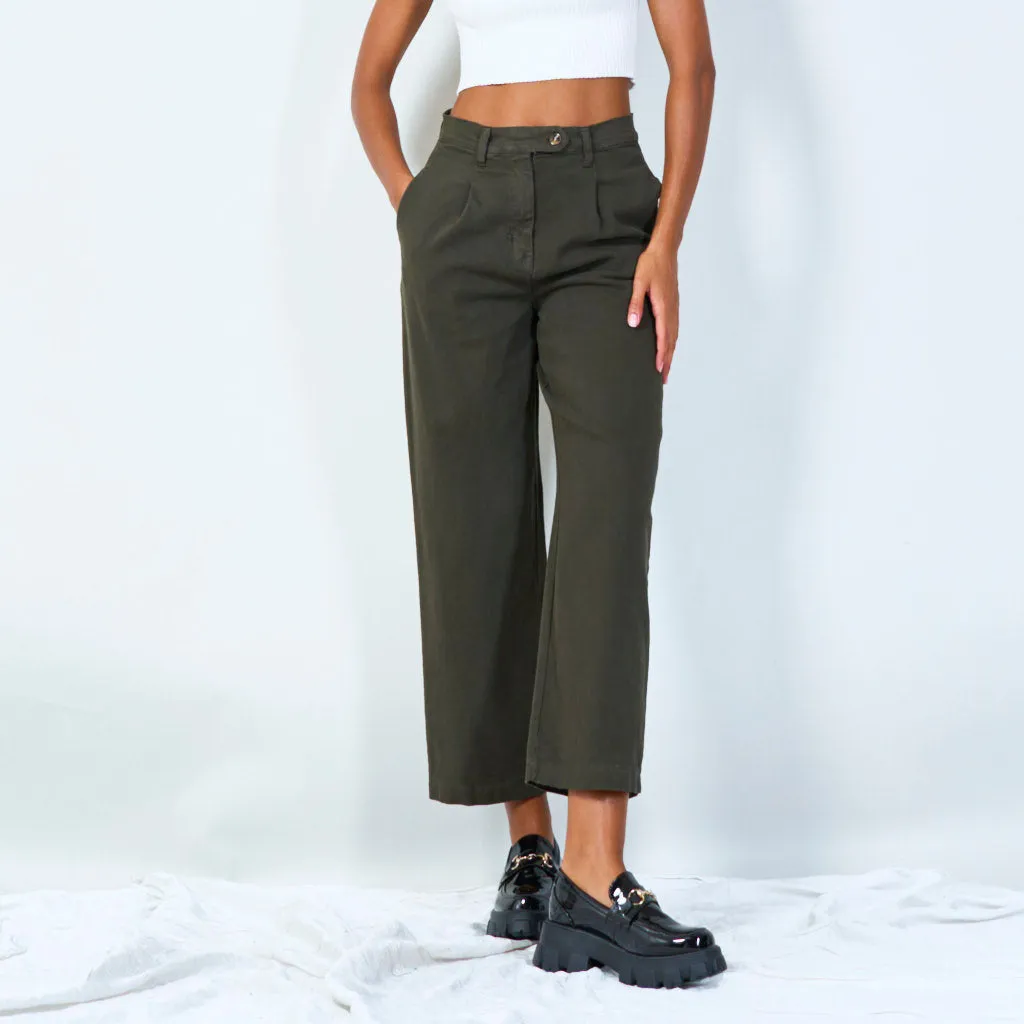 High-waisted pleated trousers wholesale
