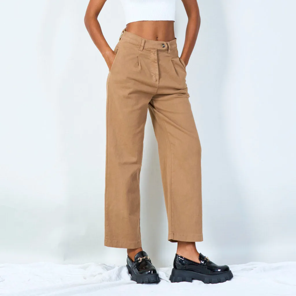 High-waisted pleated trousers wholesale