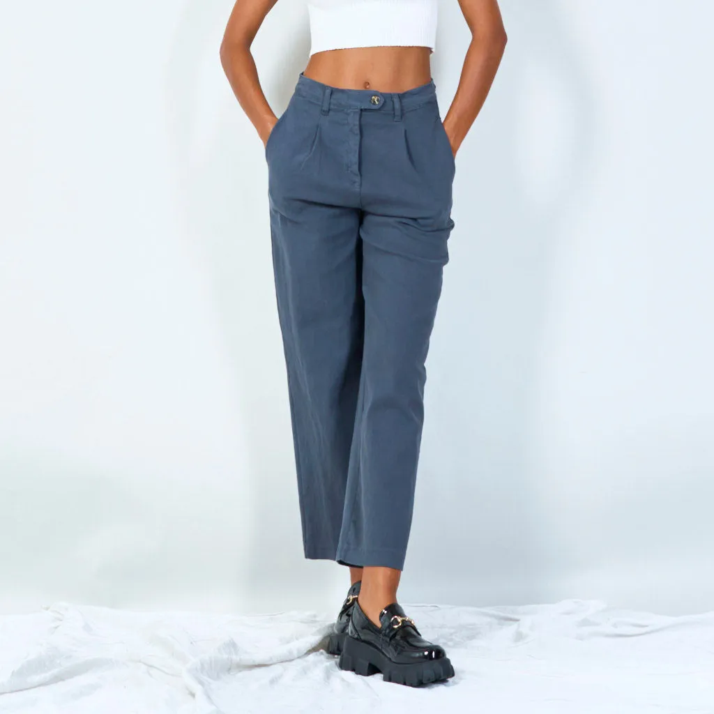 High-waisted pleated trousers wholesale