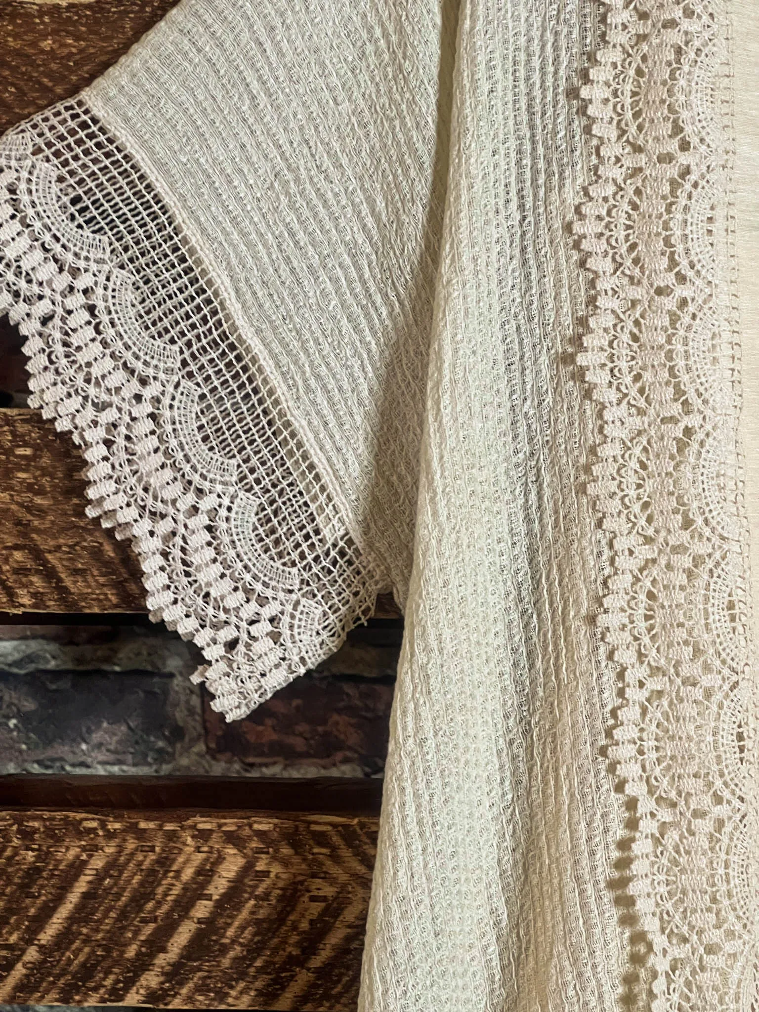 MATTERS OF THE HEART LACE CARDIGAN KIMONO IN VINTAGE IVORY